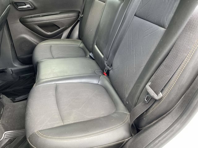 Used 2018 Chevrolet Trax LT w/ Sun & Sound Package AWD/4WD image 18