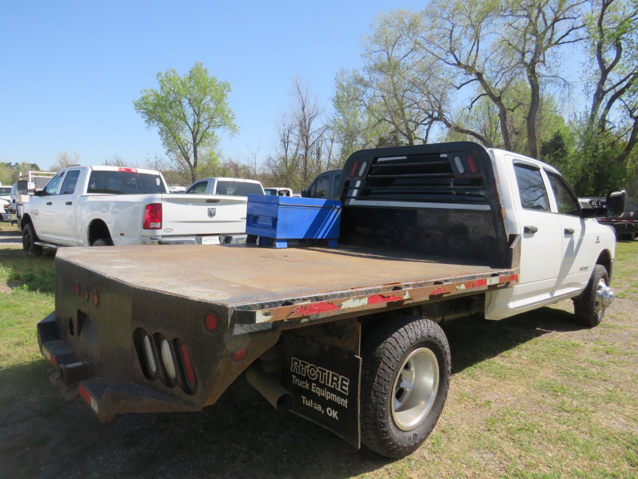 Used 2019 RAM 3500 Tradesman w/ Chrome Appearance Group AWD/4WD image 8