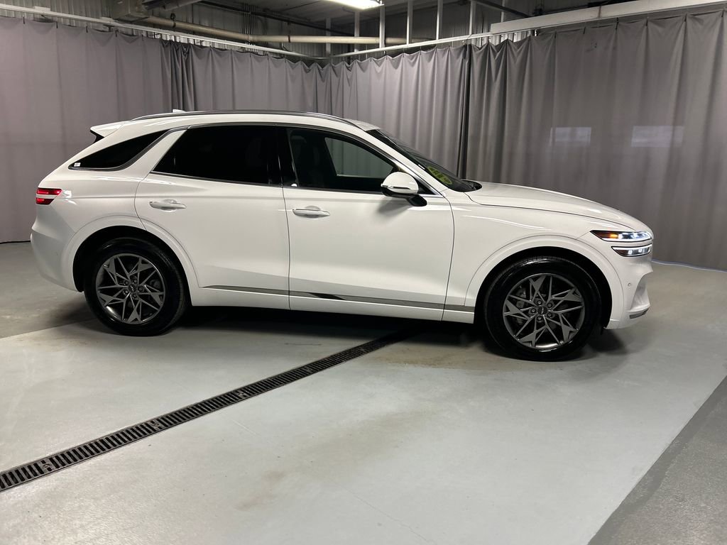 Used 2023 Genesis GV70 2.5T w/ Advanced Package image 8