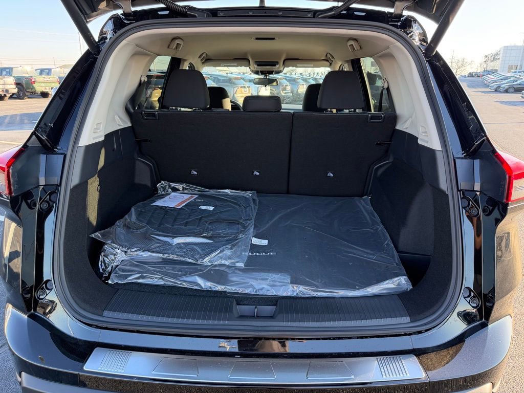 New 2026 Nissan Rogue SV w/ Cold Weather Package image 32