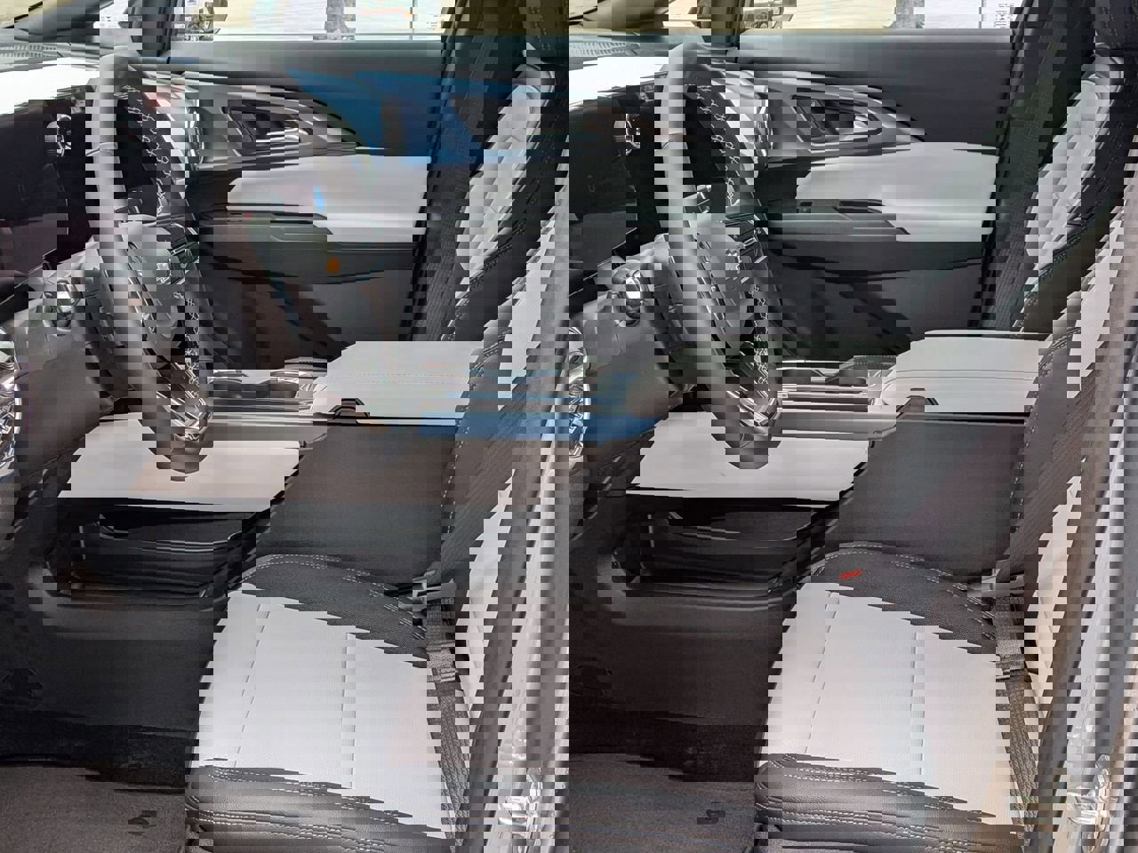 New 2026 Chevrolet Equinox EV LT image 18