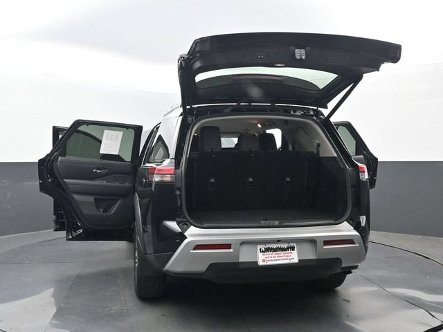 Used 2025 Nissan Pathfinder SL AWD/4WD image 37