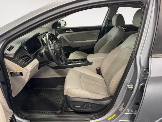 Used 2017 Hyundai Sonata Limited w/ Ultimate Package 04 FWD image 7