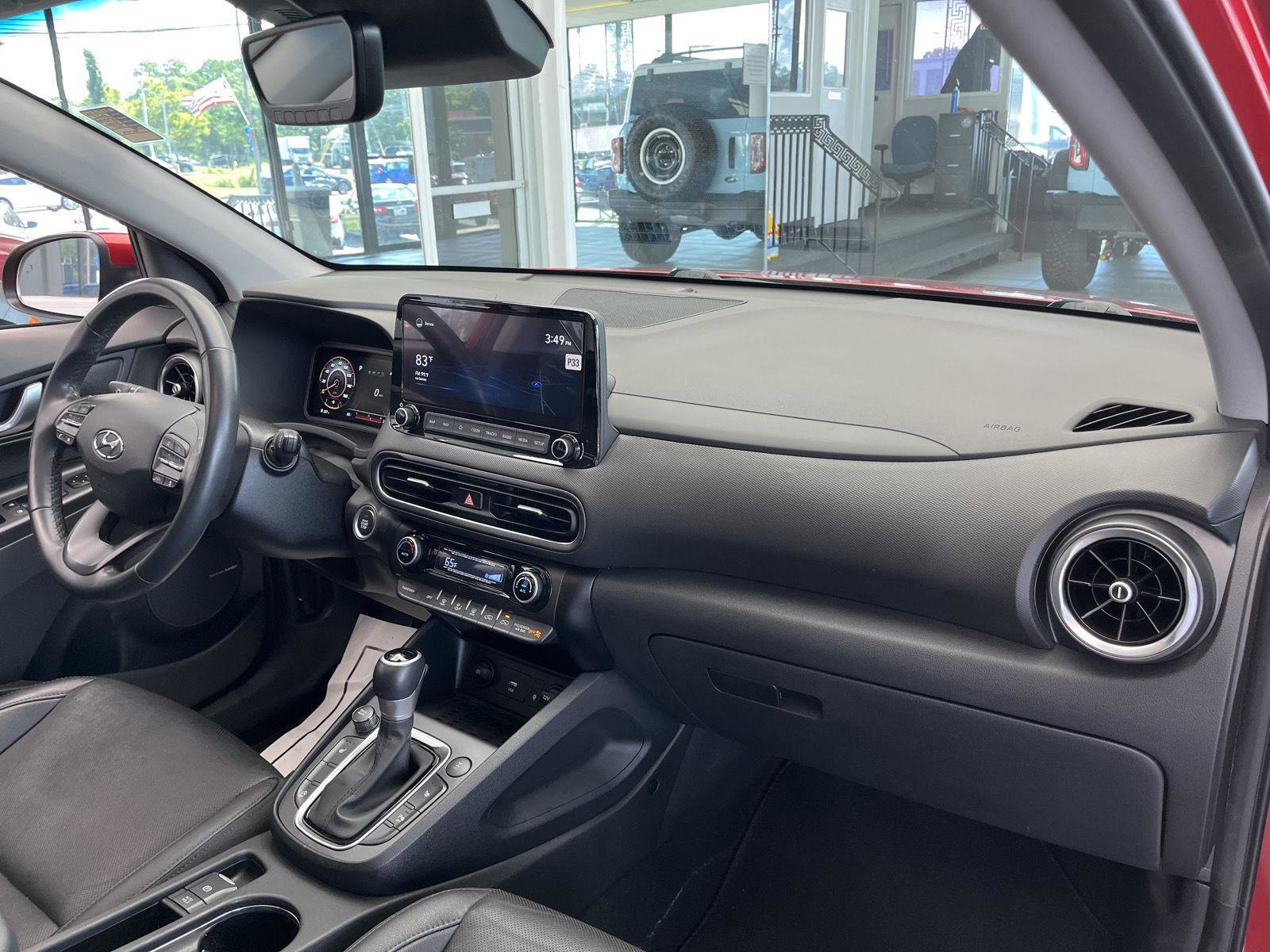 Used 2022 Hyundai Kona Limited w/ Cargo Package image 12