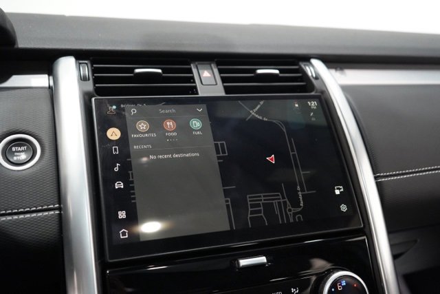 Used 2024 Land Rover Discovery Dynamic SE image 24