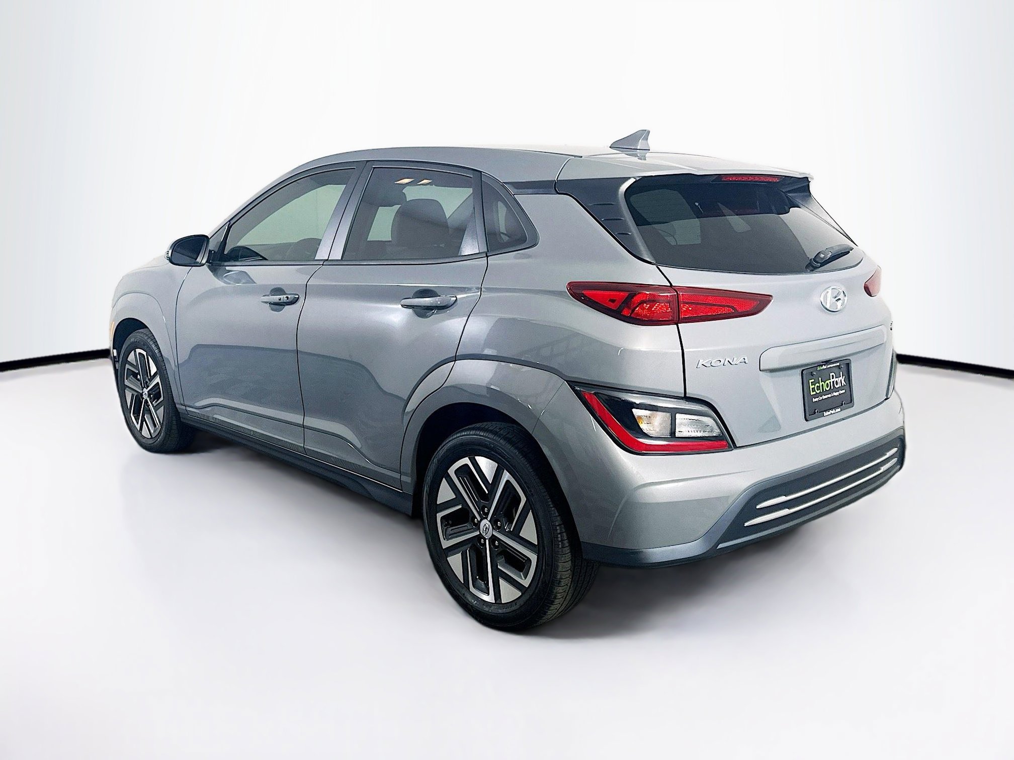 Used 2023 Hyundai Kona SE w/ Cargo Package image 5