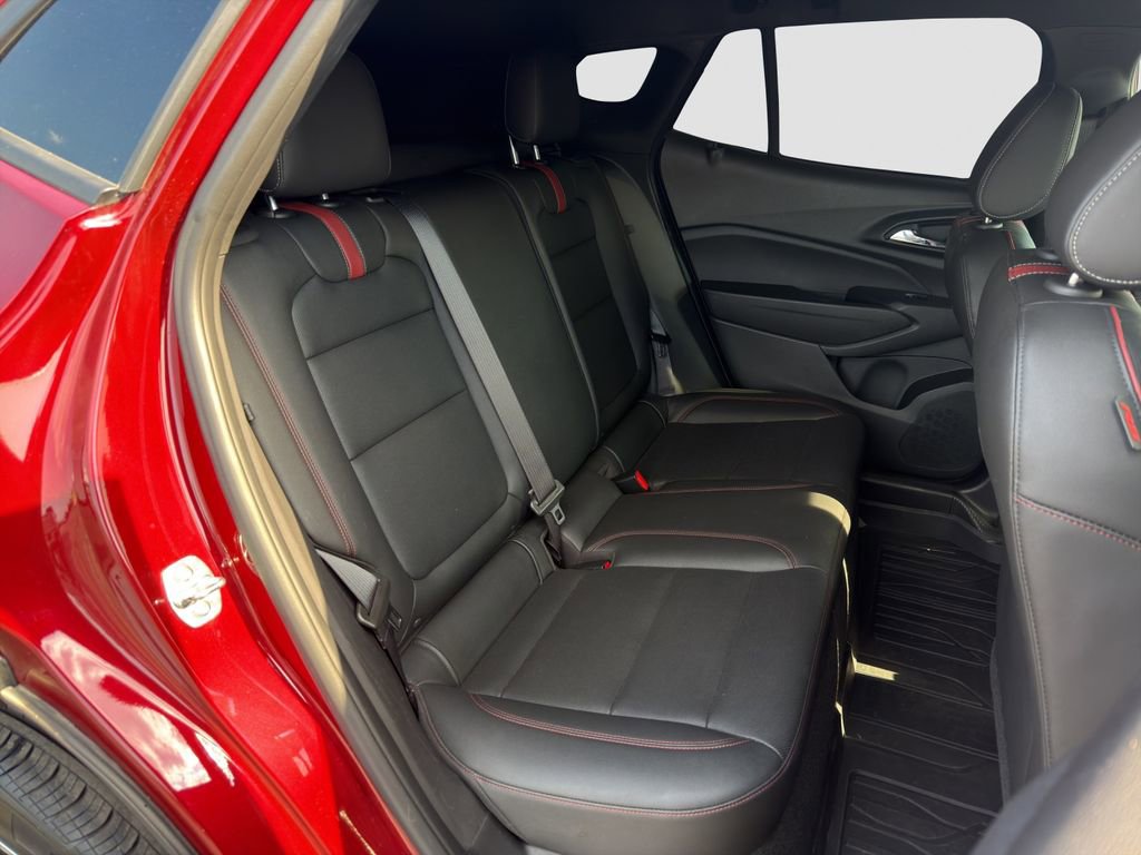 Used 2025 Chevrolet Trax RS w/ Driver Confidence Package image 28