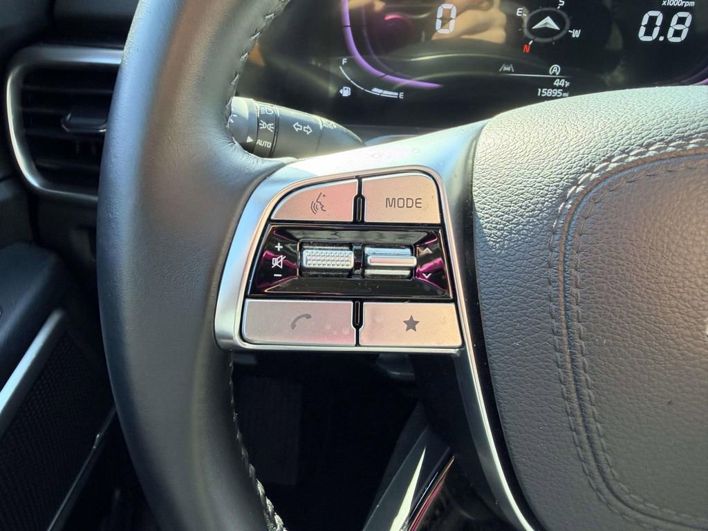 Used 2025 Kia Telluride S image 10