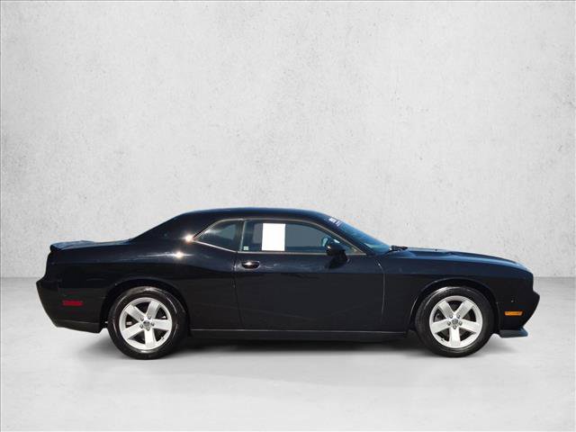 Used 2013 Dodge Challenger SXT RWD image 4