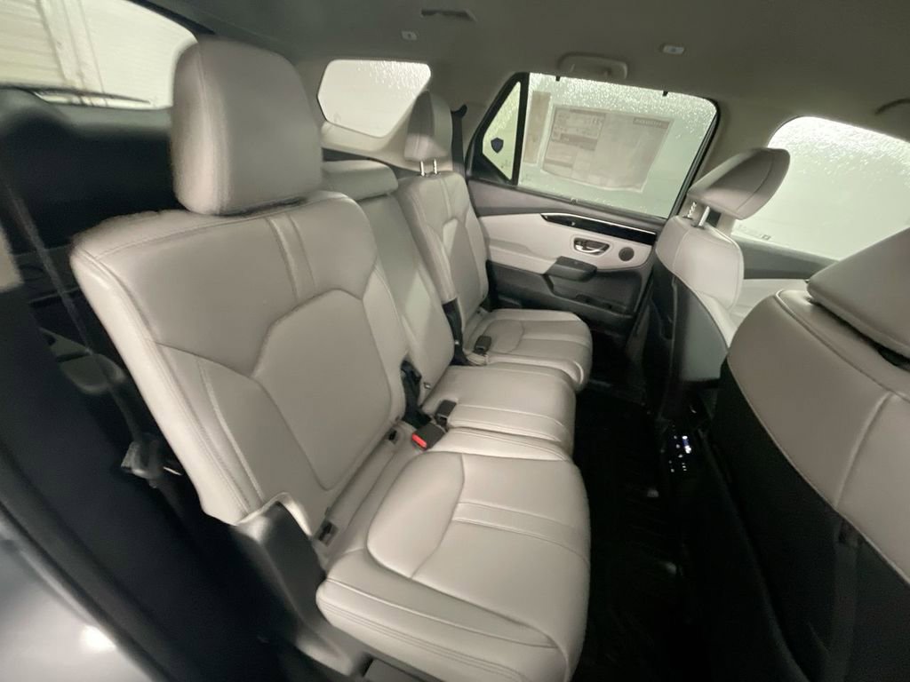 Used 2025 Honda Pilot EX-L image 15
