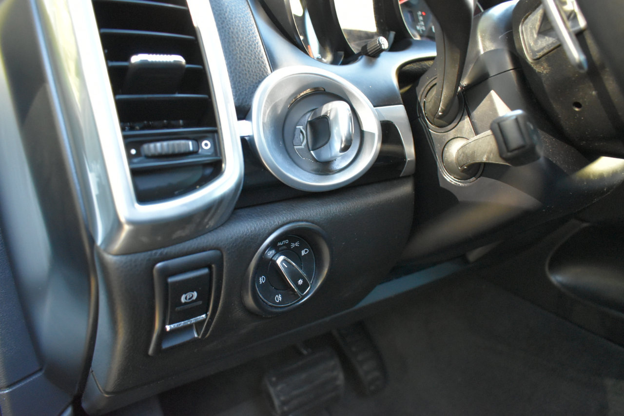 Used 2018 Porsche Cayenne Platinum Edition image 45