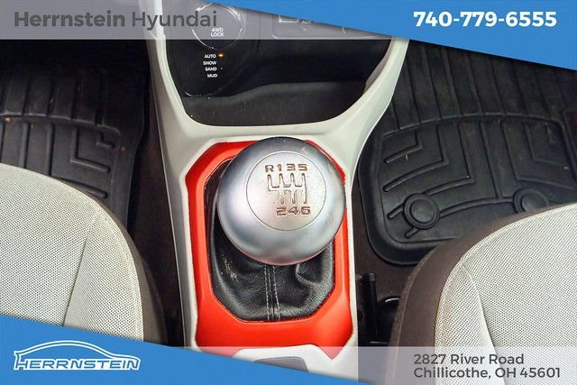 Used 2015 Jeep Renegade Latitude w/ Cold Weather Group image 20