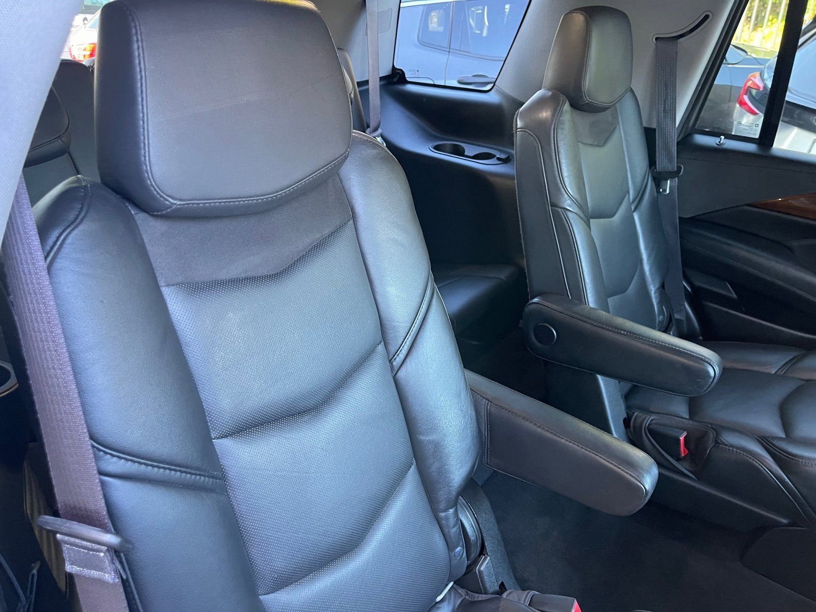 Used 2017 Cadillac Escalade Premium Luxury image 40