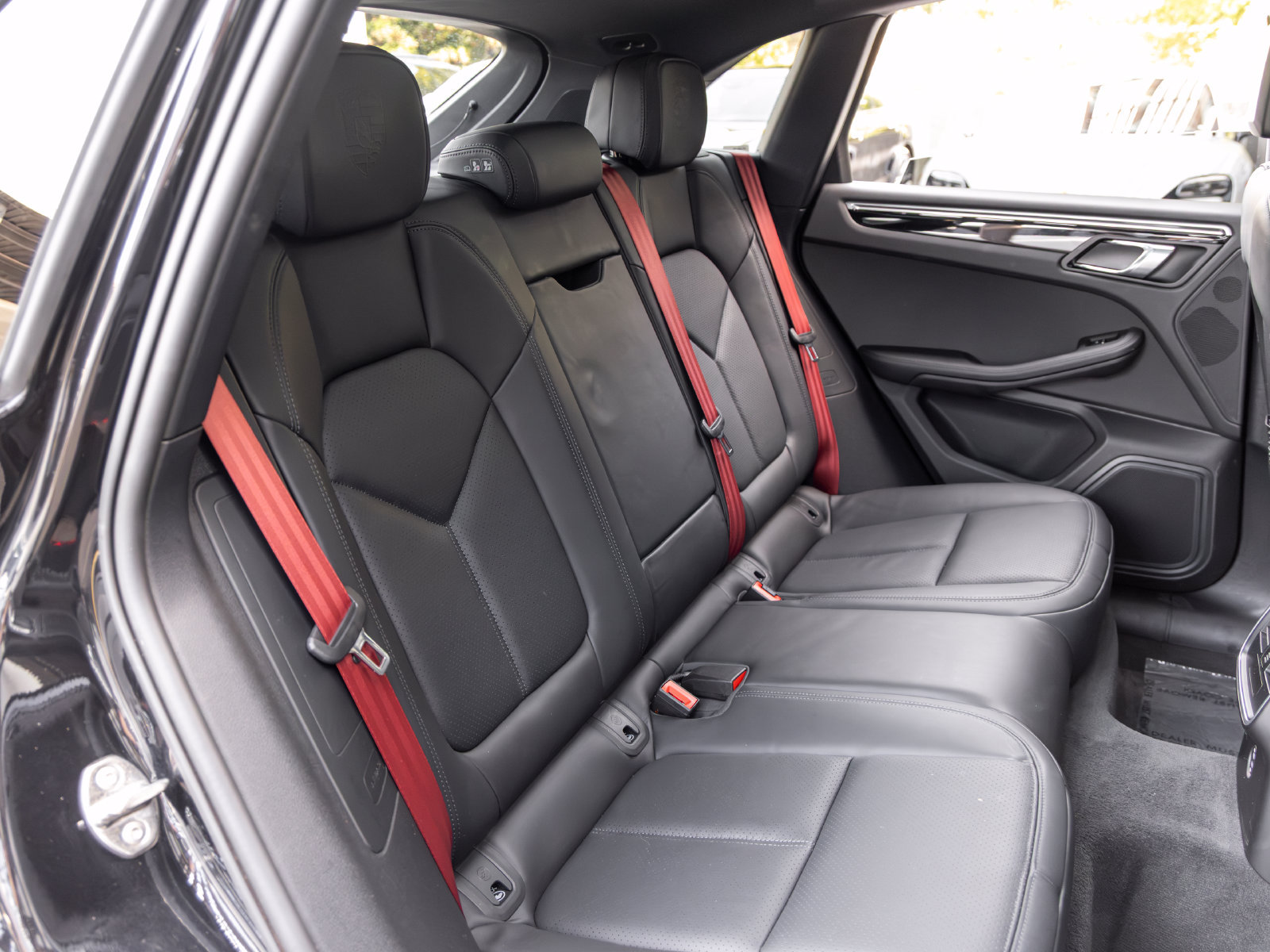 Certified 2023 Porsche Macan AWD/4WD image 58