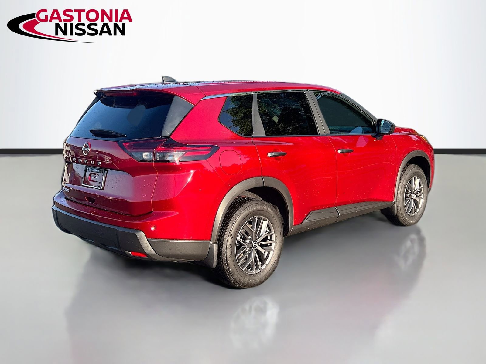 Used 2025 Nissan Rogue S image 9