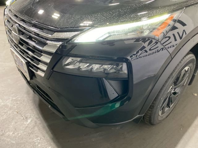 Certified 2025 Nissan Rogue SV AWD/4WD image 28