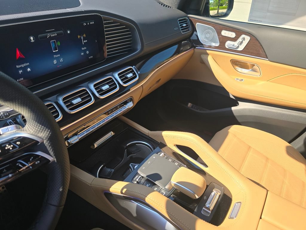 New 2026 Mercedes-Benz GLS 580 4MATIC image 32