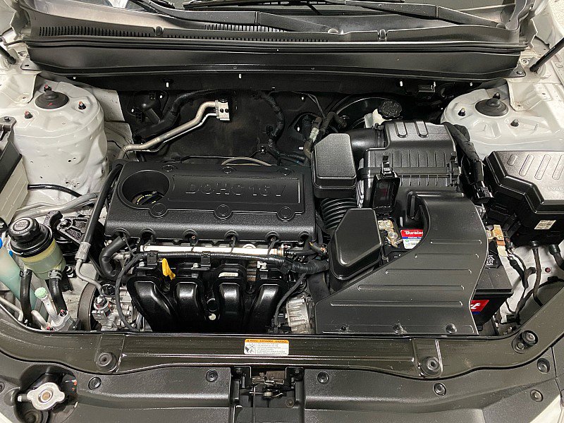 Used 2012 Hyundai Santa Fe GLS image 16