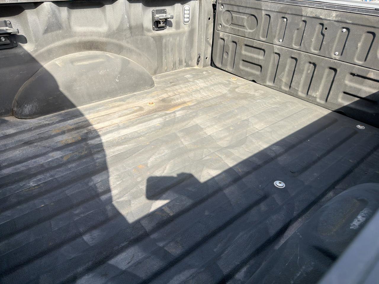 Used 2017 Ford F150 Lariat image 19