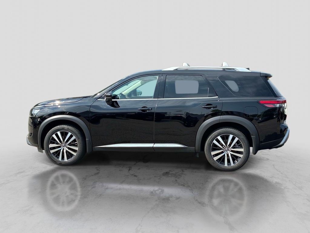 Certified 2025 Nissan Pathfinder Platinum w/ Cargo Package AWD/4WD image 4