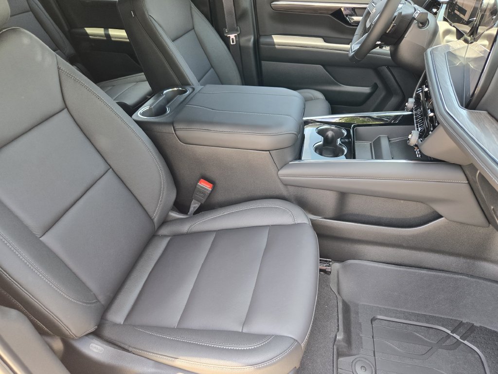 New 2026 Chevrolet Suburban LT w/ Comfort Package AWD/4WD image 12