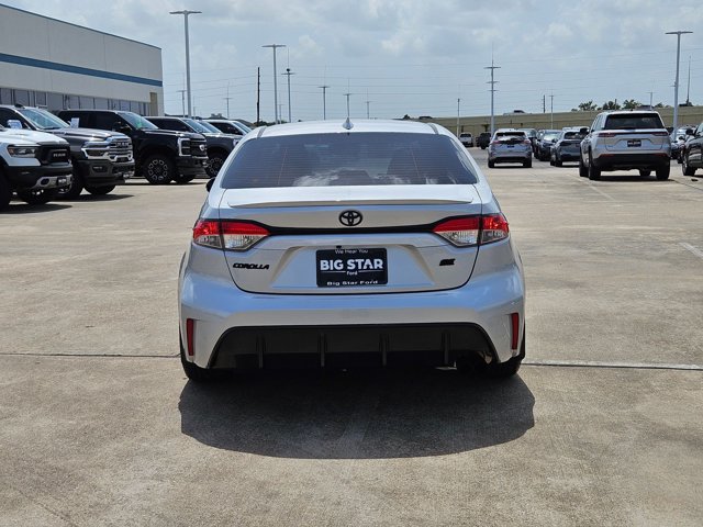 Used 2026 Toyota Corolla SE FWD image 4