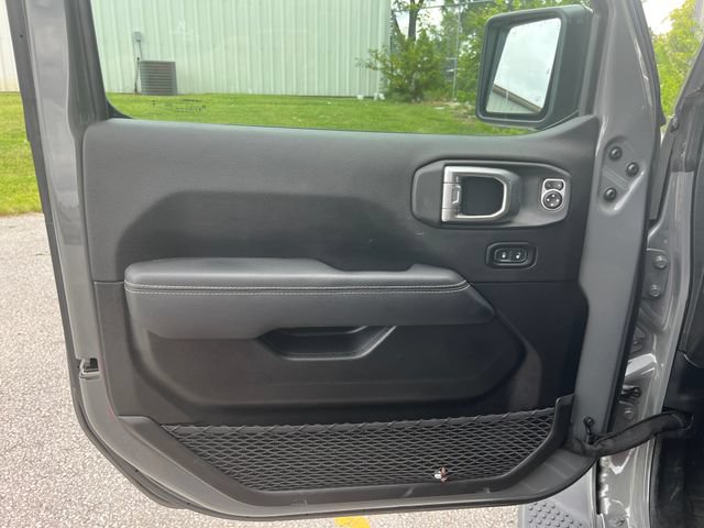 Used 2023 Jeep Wrangler Unlimited Sahara w/ Cold Weather Group AWD/4WD image 11