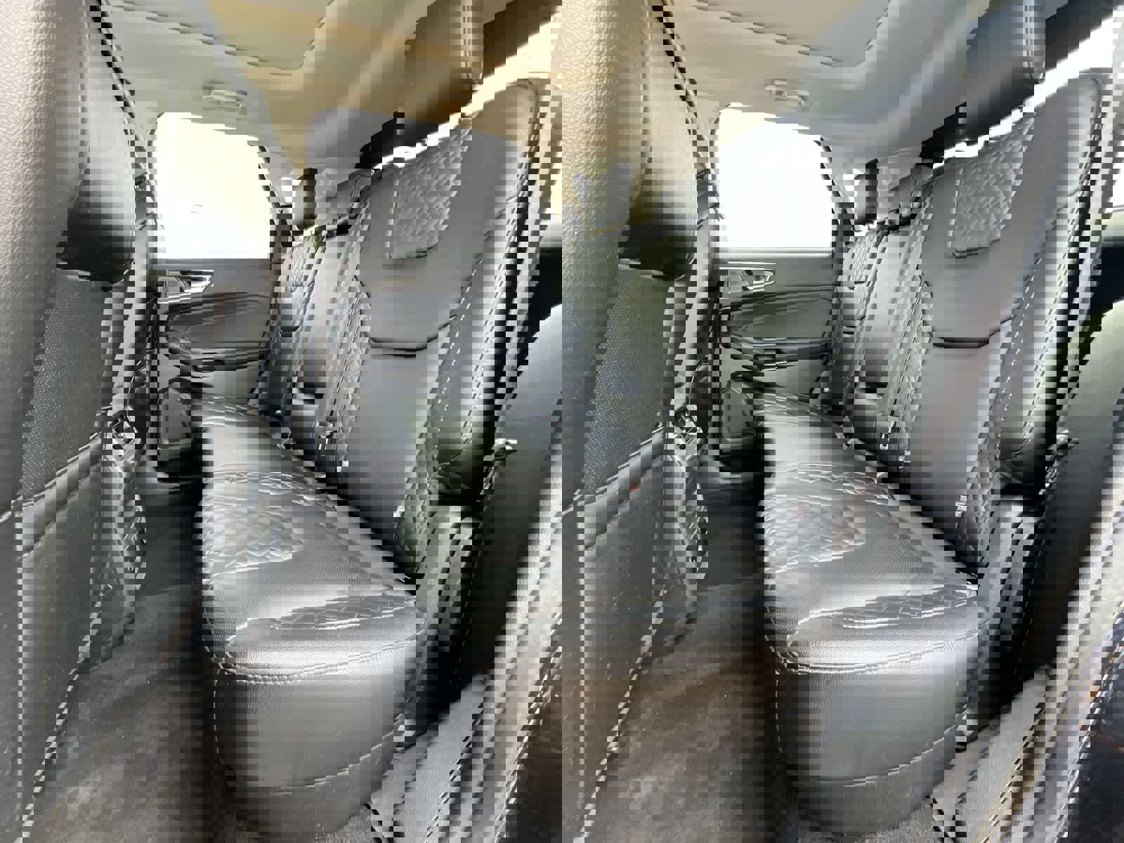 Used 2024 Ford Edge Titanium w/ Equipment Group 301A AWD/4WD image 18