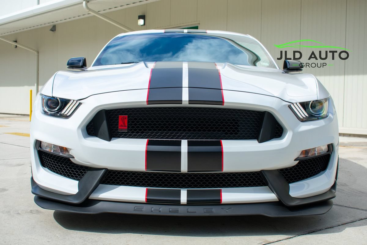 Used 2019 Ford Mustang Shelby GT350R w/ GT350R Equipment Group 920A RWD image 2