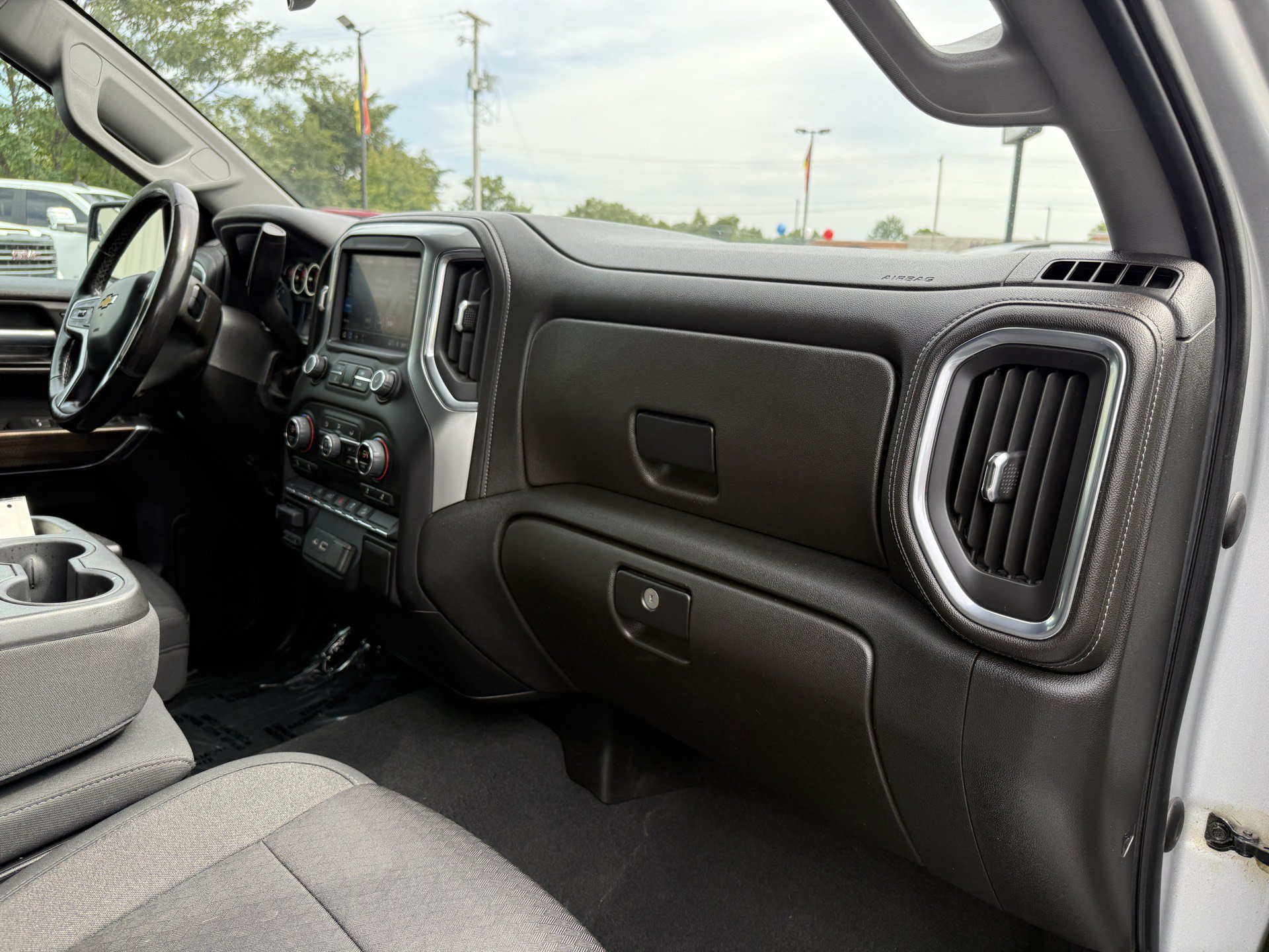 Used 2021 Chevrolet Silverado 1500 LT w/ Z71 Off-Road Package AWD/4WD image 21