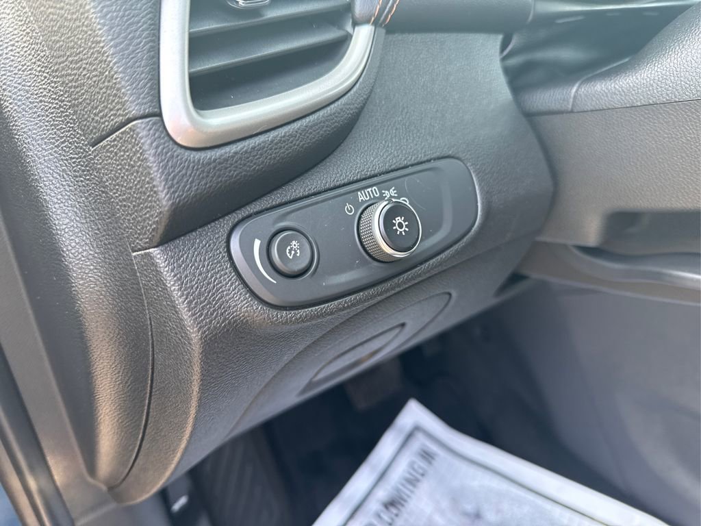 Used 2020 Chevrolet Trax LT w/ Driver Confidence Package image 32