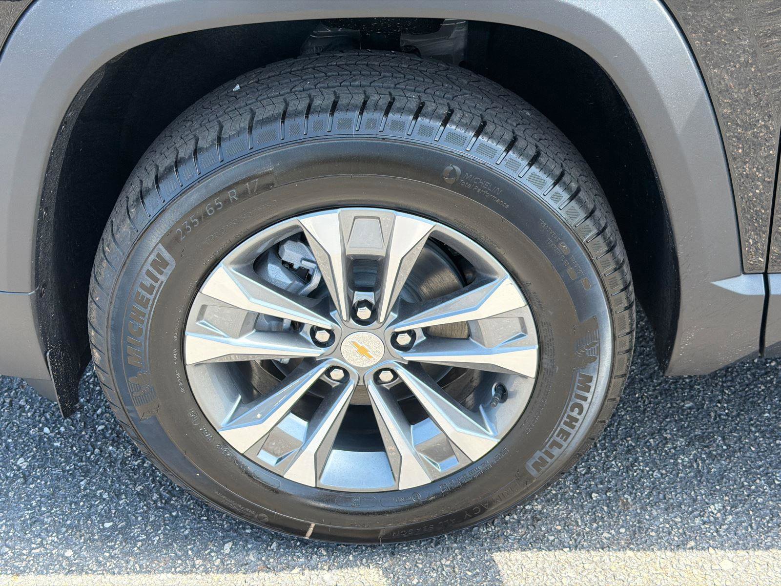 New 2026 Chevrolet Equinox LT w/ Convenience Package II AWD/4WD image 11