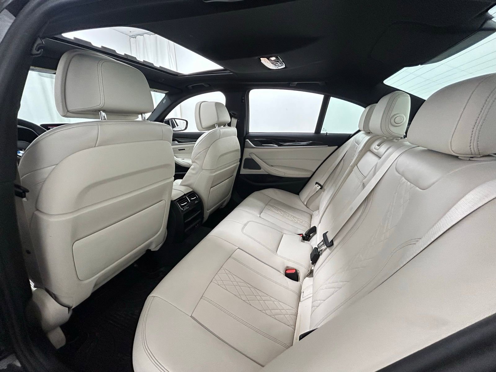 Used 2023 BMW 540i xDrive w/ M Sport Package image 35