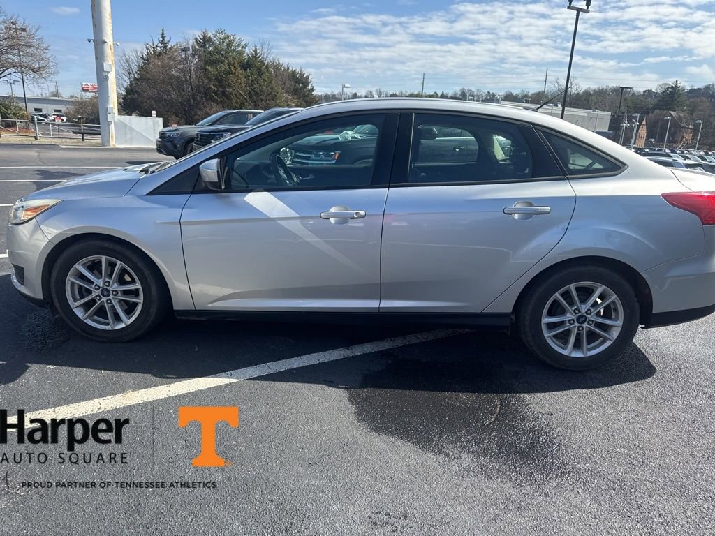 Used 2018 Ford Focus SE image 2