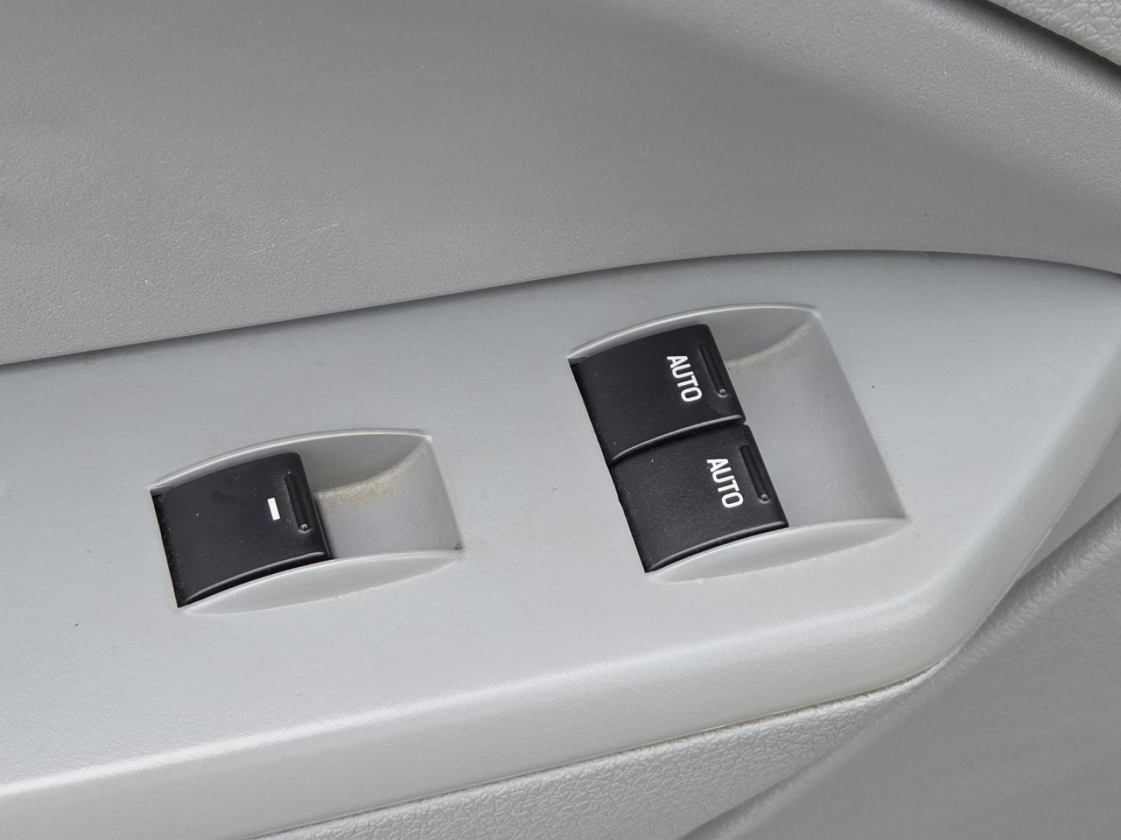 Used 2006 Ford Mustang Convertible RWD image 22