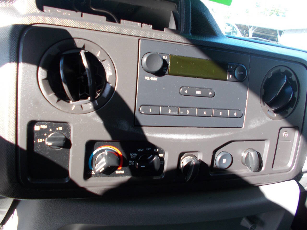 Used 2014 Ford E-250 and Econoline 250 w/ Power Group image 13