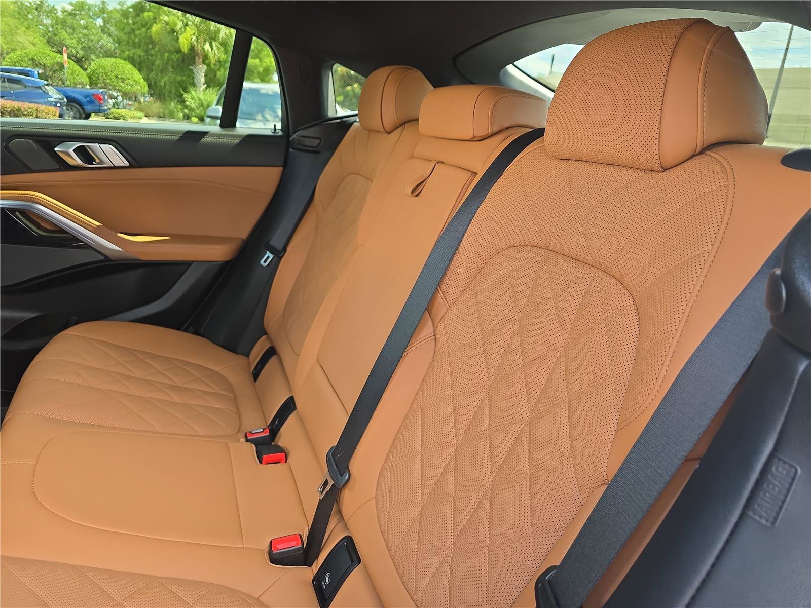 Used 2024 BMW X6 xDrive40i w/ Premium Package AWD/4WD image 14