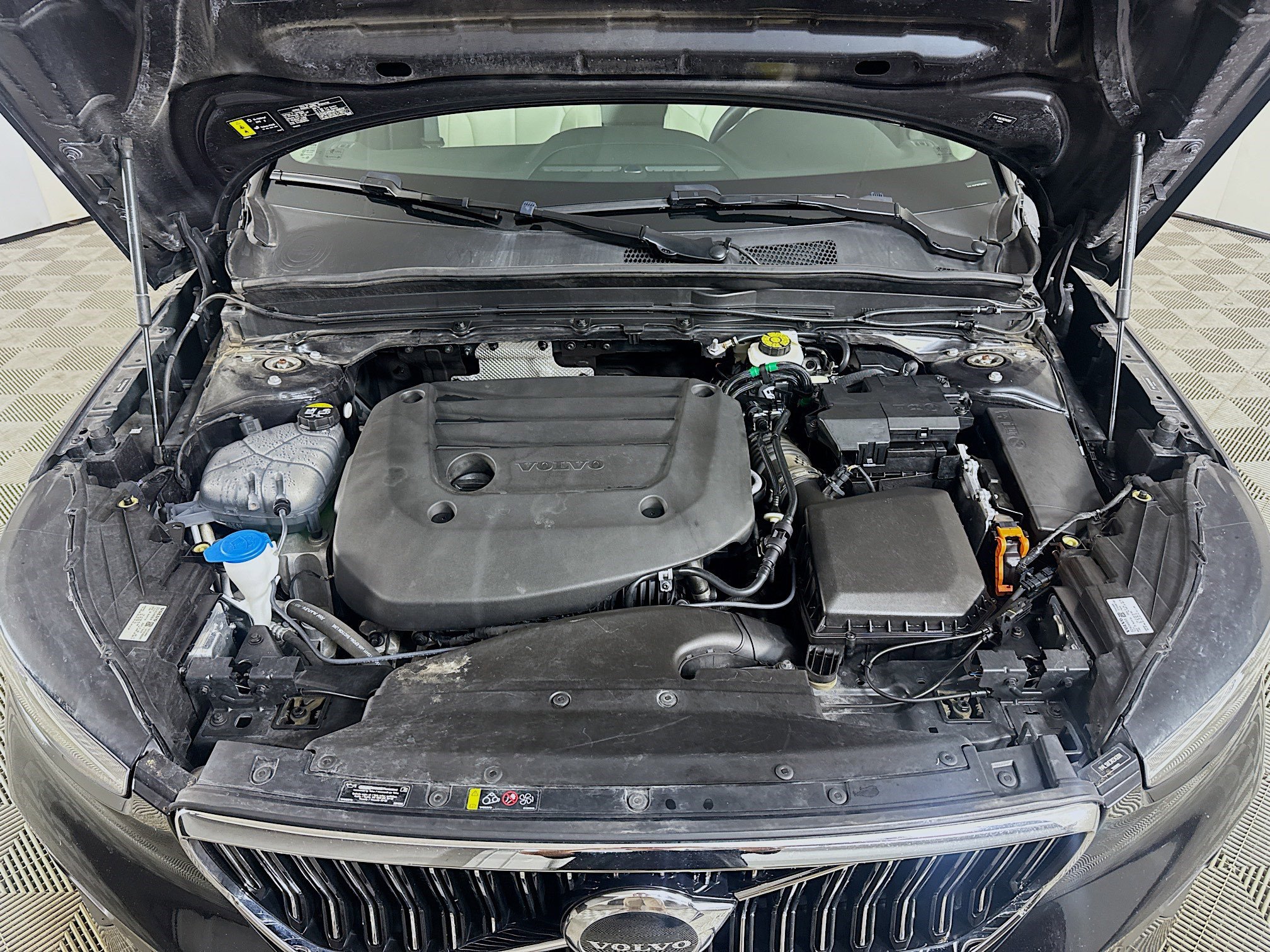 Used 2024 Volvo XC40 B5 Plus image 39