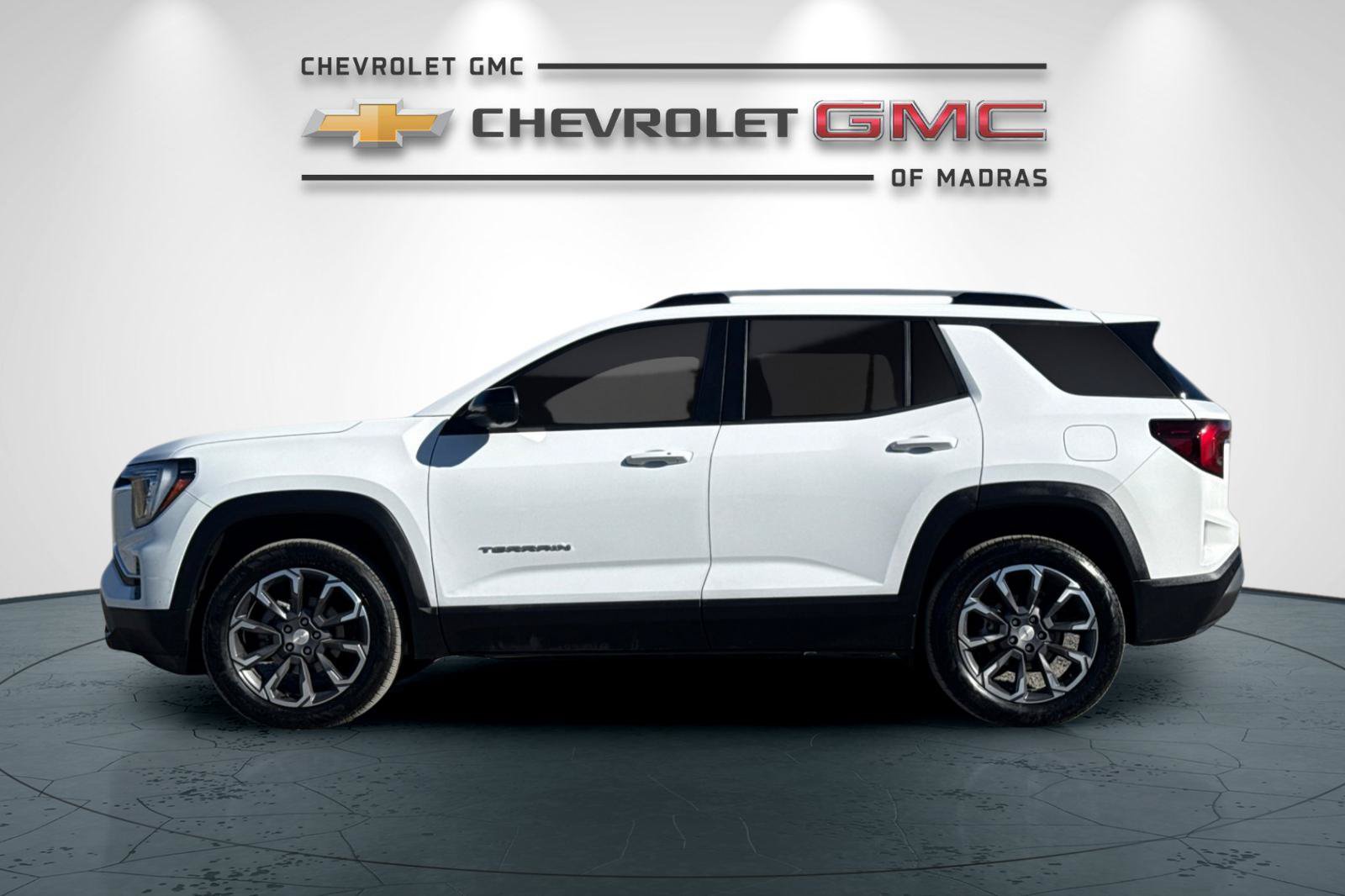 Used 2026 GMC Terrain Elevation w/ Elevation Premium Package AWD/4WD image 6