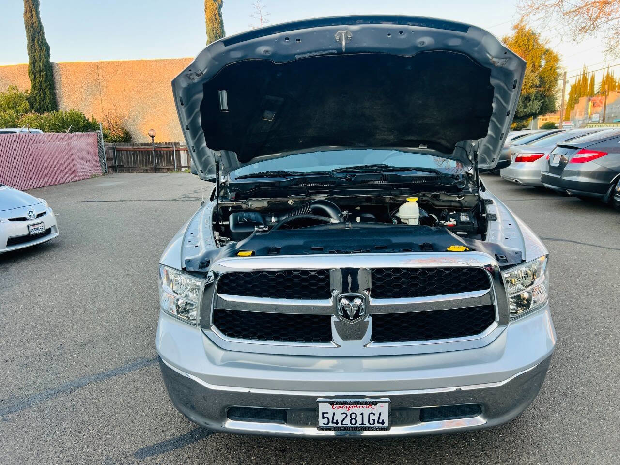 Used 2018 RAM 1500 Classic SLT AWD/4WD image 10