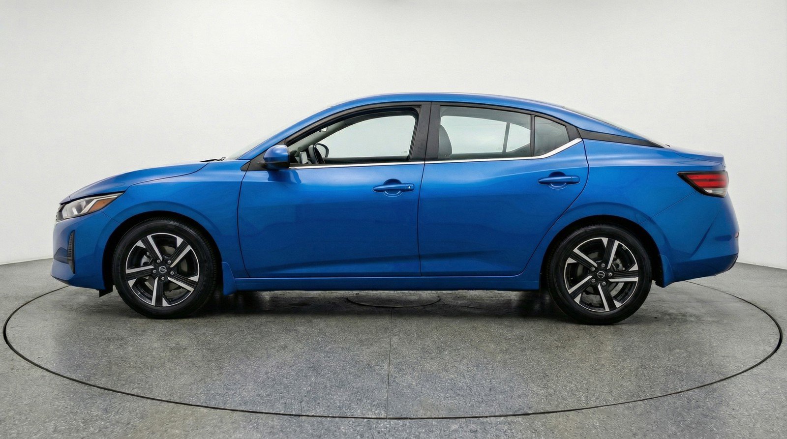 Used 2025 Nissan Sentra SV FWD image 5