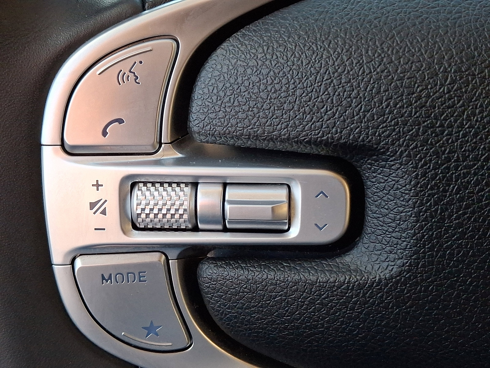 Certified 2025 Genesis GV70 2.5T w/ Advanced Package image 23