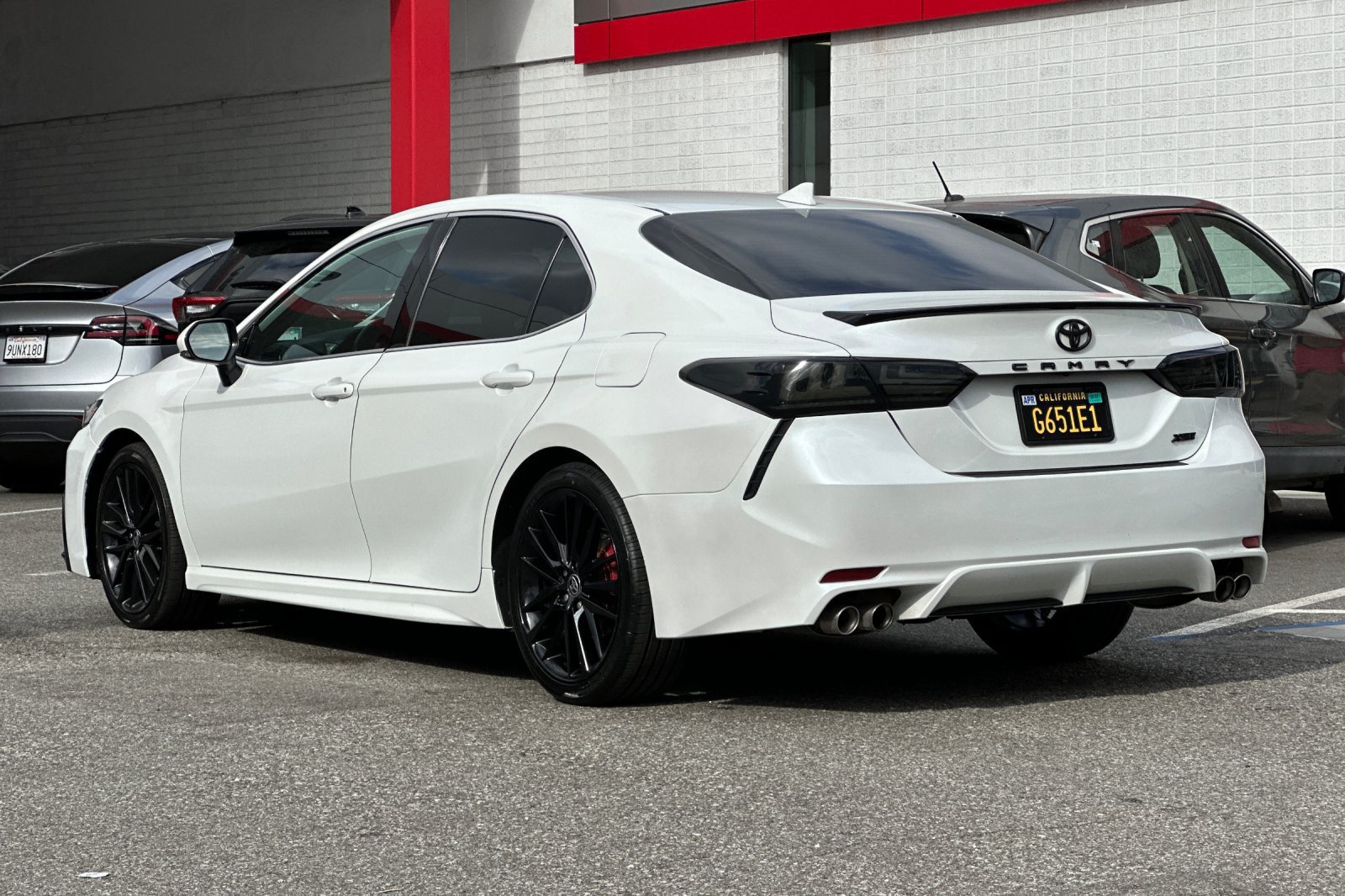 Used 2021 Toyota Camry XSE FWD image 6