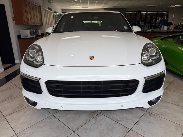 Used 2018 Porsche Cayenne Platinum Edition AWD/4WD image 2