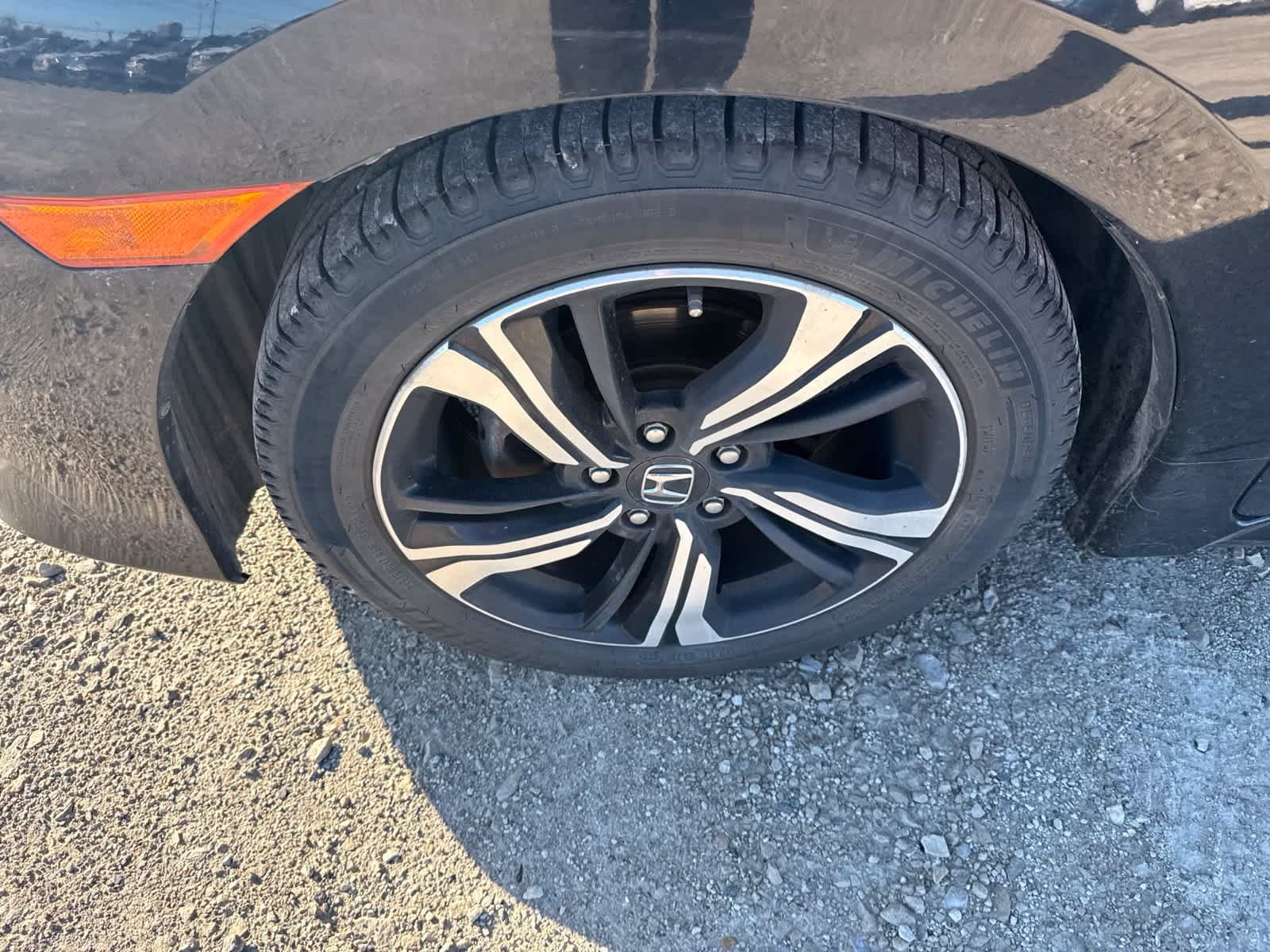 Used 2017 Honda Civic Touring image 6