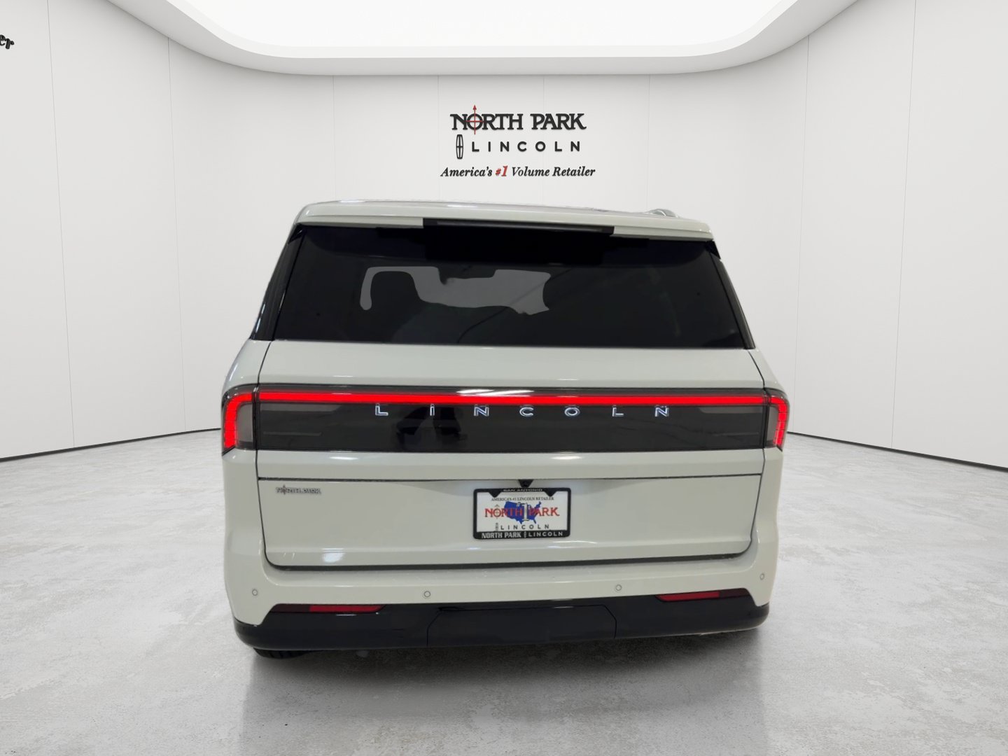New 2027 Lincoln Navigator L Black Label AWD/4WD image 4