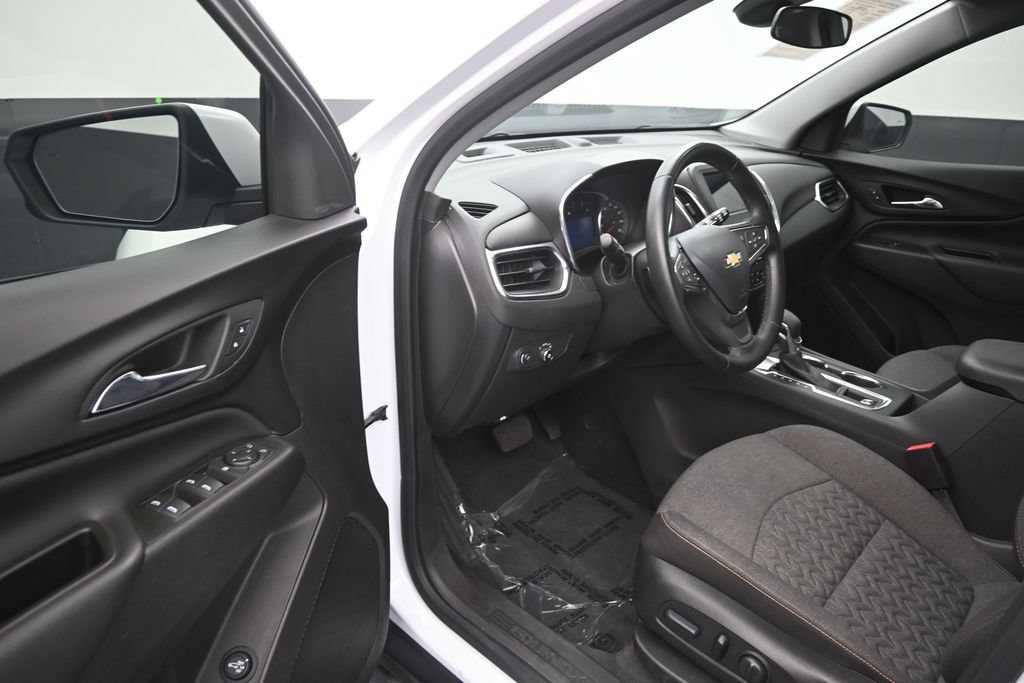 Used 2024 Chevrolet Equinox LT FWD image 11