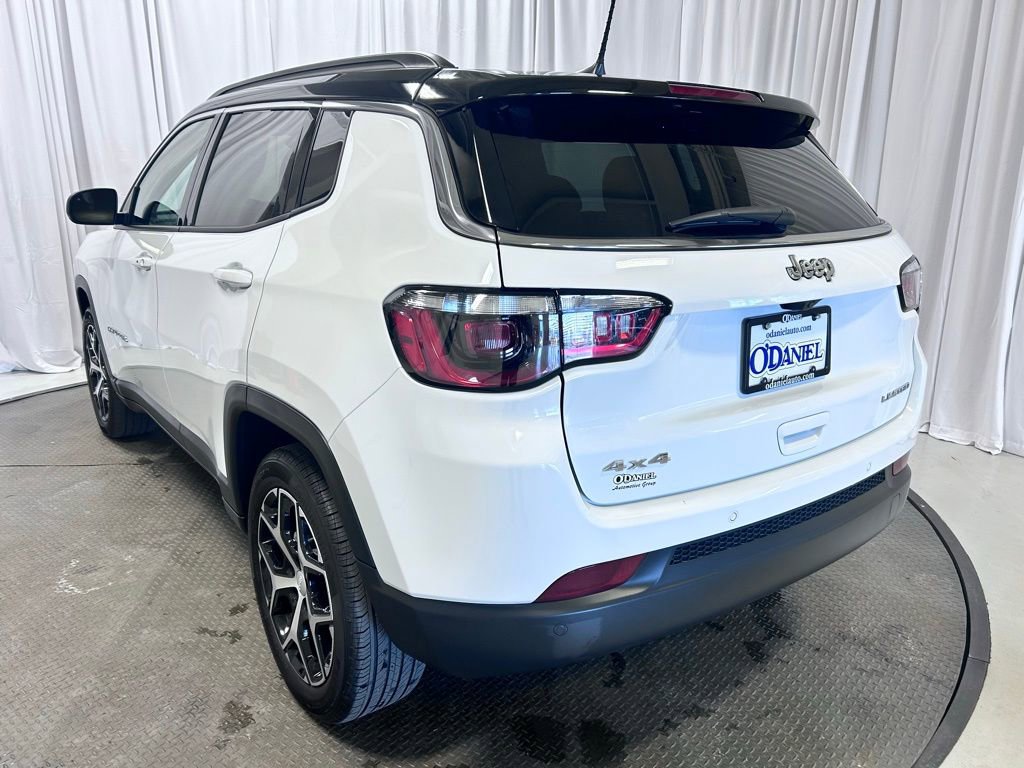 Used 2024 Jeep Compass Limited image 23