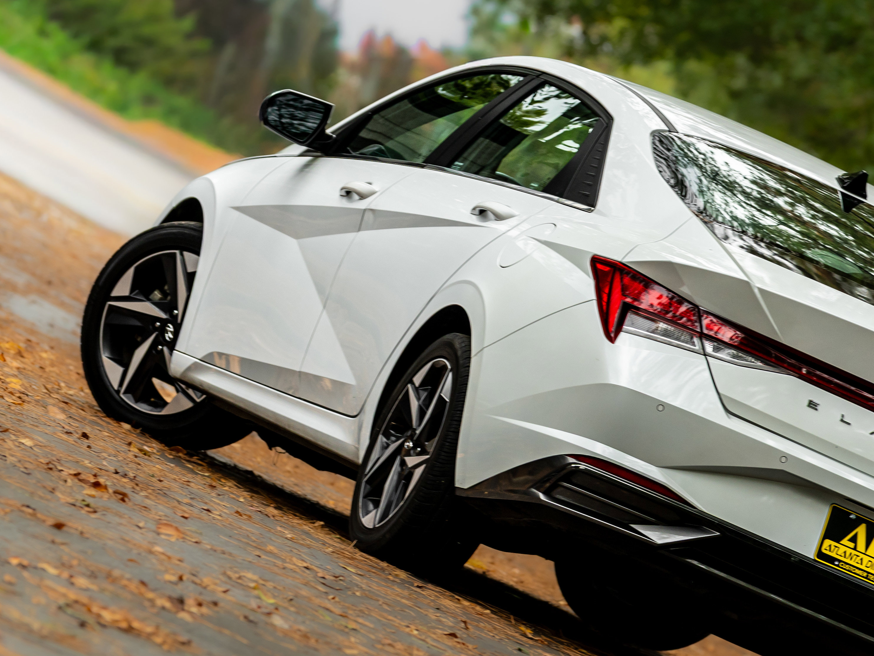 Used 2021 Hyundai Elantra Limited image 25