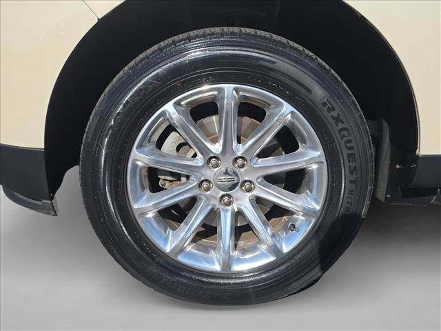 Used 2015 Lincoln MKX FWD w/ Equipment Group 101A image 24